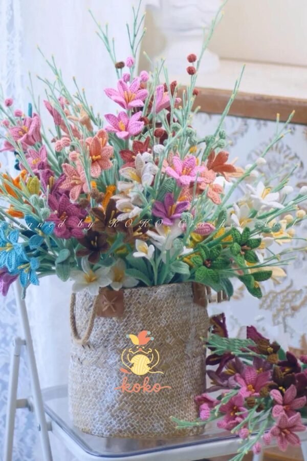 Free crochet flower pattern for making beautiful Crocosmia Lucifer blooms