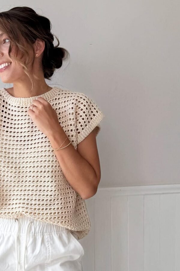 Free crochet top pattern in relaxed t-shirt style with modern minimalist design
