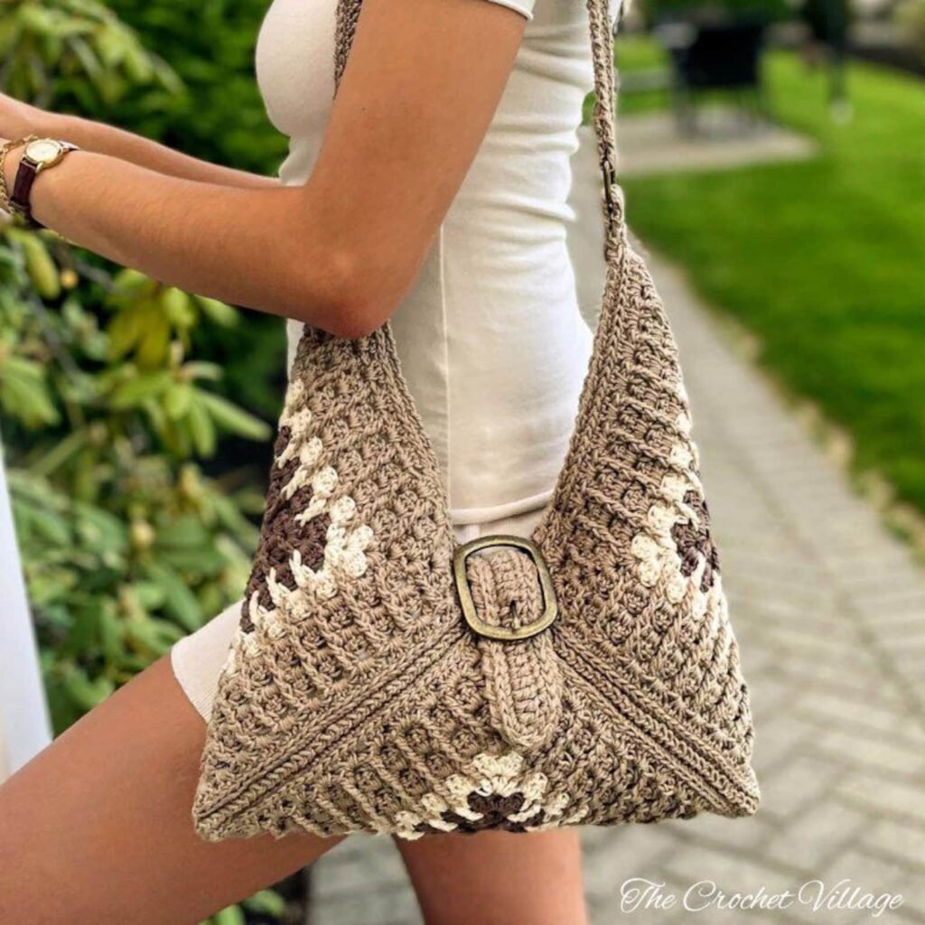 Free granny square bag pattern crochet tote with modern design and lining tutorial