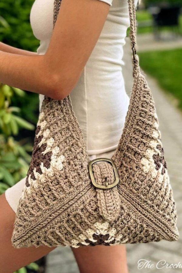 Free granny square bag pattern crochet tote with modern design and lining tutorial