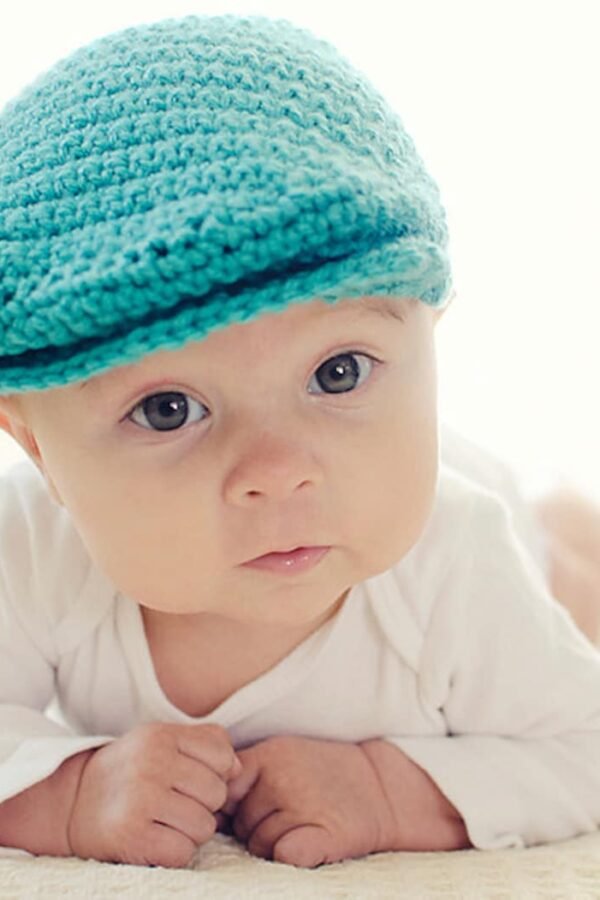 Free newsboy hat crochet pattern for children in multiple sizes scally cap design